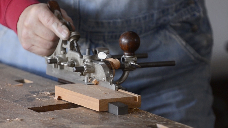 How to Use a Stanley 45 Combination Plane to Cut Grooves ...