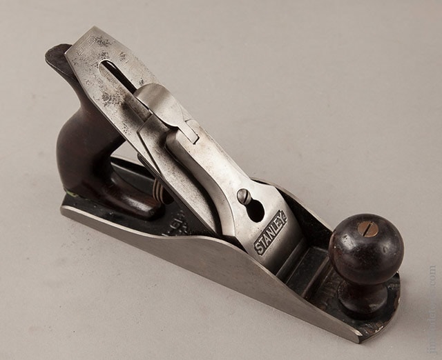 Stanley Plane Identification Showing A Stanley Bailey Type 13 Hand Plane (1925-1928)