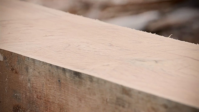 Milling Quarter Sawn White Oak Lumber From A Log On A Portable Bandsaw Mill