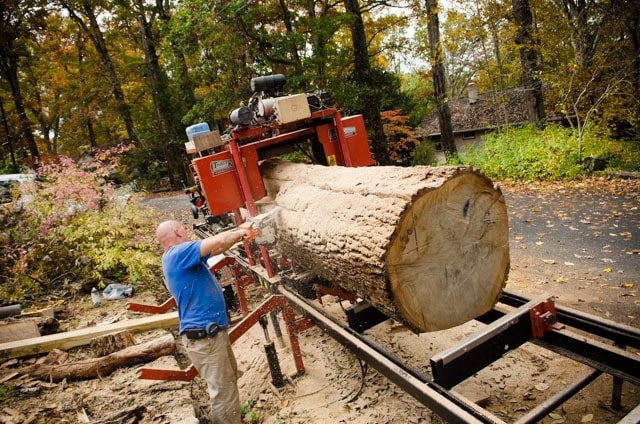 Using A Chainsaw To Get A Log To Fit On A Portable Bandsaw Mill