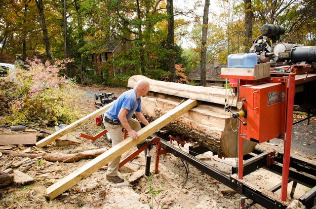 Supporting A Log Slab On A Portable Bandsaw Mill