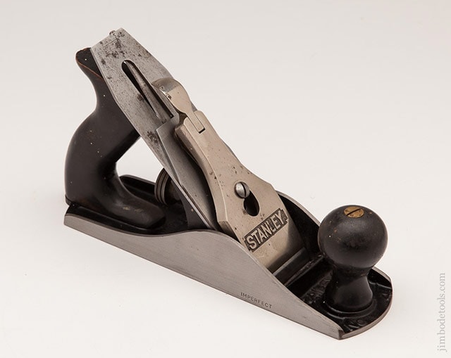 Stanley Plane Identification Showing A Stanley Bailey Type 17 Hand Plane (1946-1947)