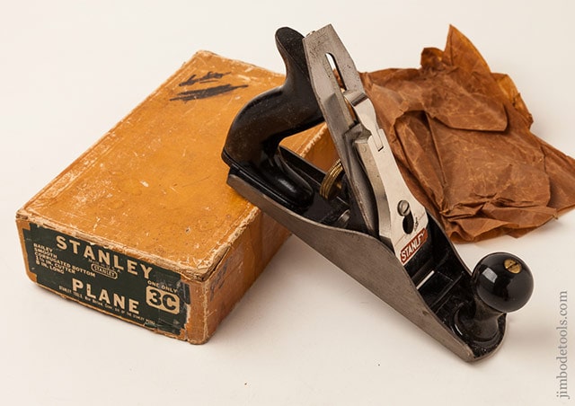Stanley Plane Identification Showing A Stanley Bailey Type 18 Hand Plane (1946-1947)