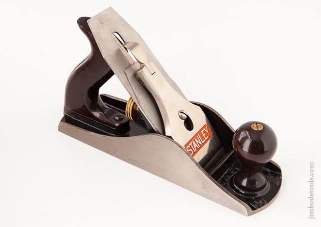 Stanley Plane Identification Showing A Stanley Bailey Type 19 Hand Plane (1948-1961)
