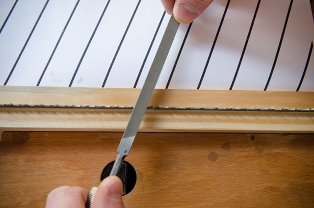 Lime de scie à main utilisée pour l'affûtage d'une scie à main à coupe transversale avec une lame de 20 degrés 
