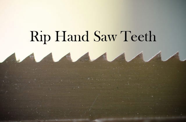 Dents de déchirure formées lors de l'affûtage de la scie à main