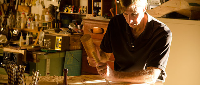 Wood Carver William Brown Carving A Bellamy Eagle