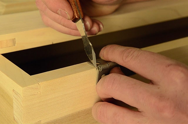 Adding Hinges To A Dovetail Chest Box Using A Marking Knife