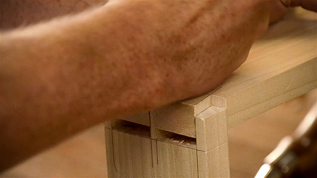 How To Cut A Dovetail Joint With Hand Tools