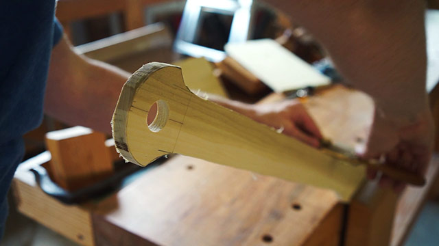 Using A Lie-Nielsen Spokeshave To Refine A Wooden Pizza Peel Handle